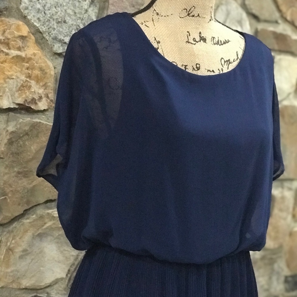Lush blue pleated dress size M - Picture 3 of 8
